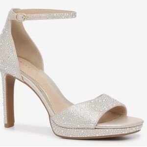 Kelly & Katie Size 7.5 Light Gold Shimmer Sand Fabric Dahlia Open Toe Heels EUC